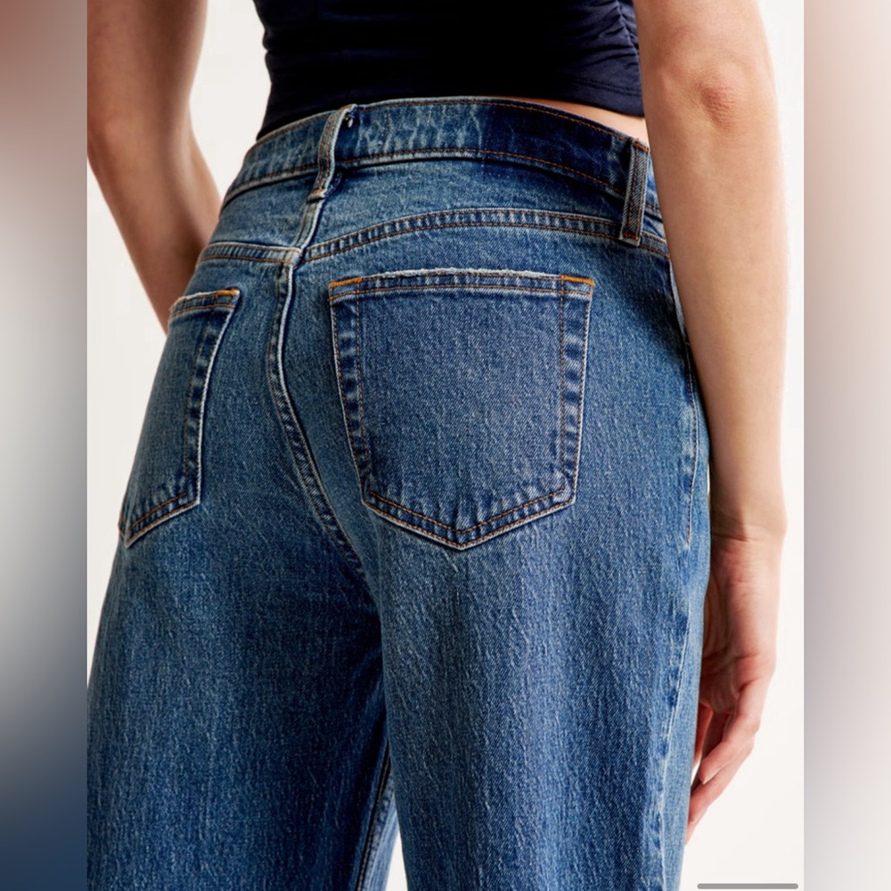 Hollister Women’s Low Rise Baggy Jeans Medium Rinse Plus Size 14 NWT - Picture 4 of 8